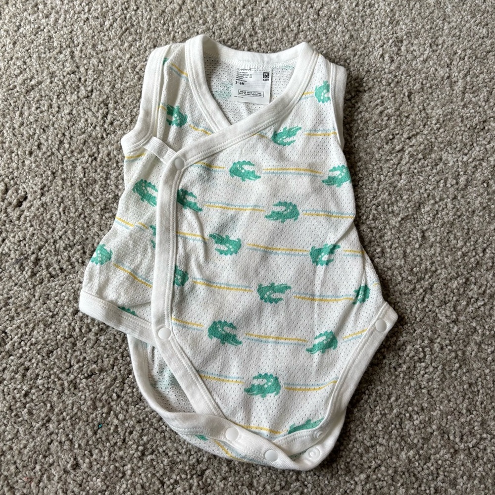 Uniqlo Boys Alligator Lightweight Onsie